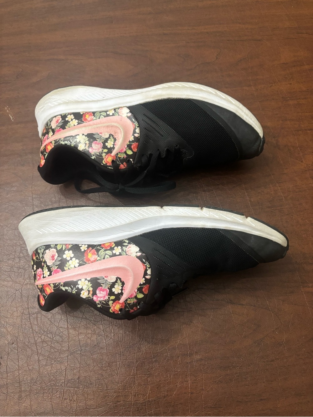 Nike Vintage Star Runner Sneakers